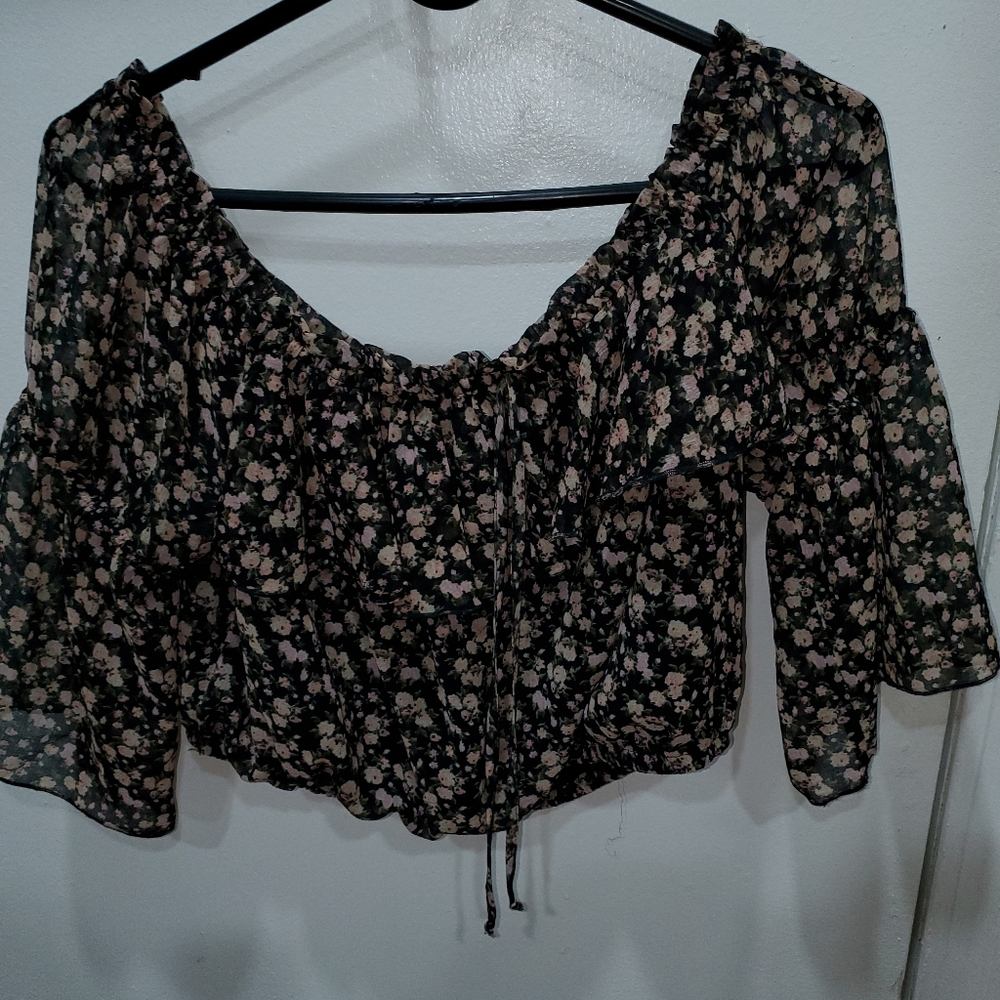 Black Floural Crop Top